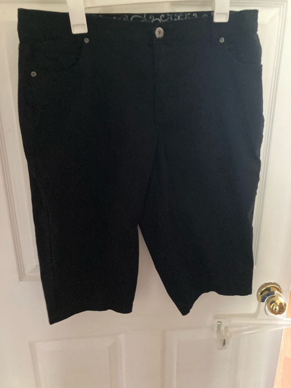 Faded Glory Black Capris Women’s 16W Relaxed Fit